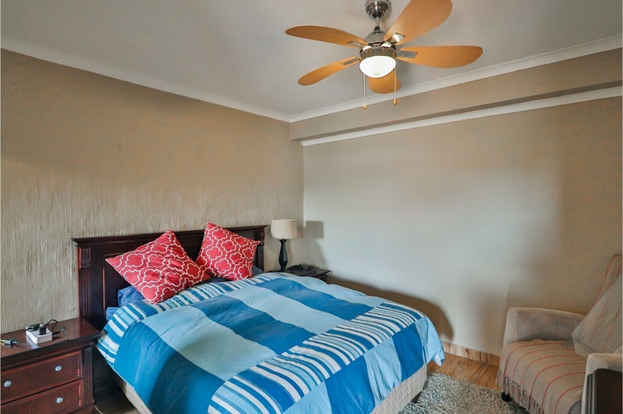 6 Bedroom Property for Sale in Kosmos Ridge North West